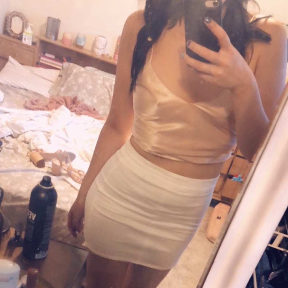 🌙Silky Strappy Tank Top🌙 - Picture 4 of 8